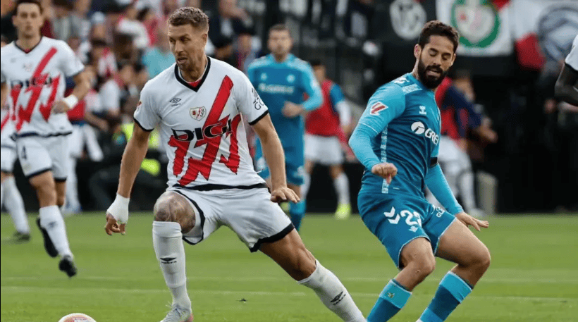 关于比利亚雷亚尔迎意大利杯关键赛，赛前造点机会，质疑声仍在，轮换策略成焦点的信息