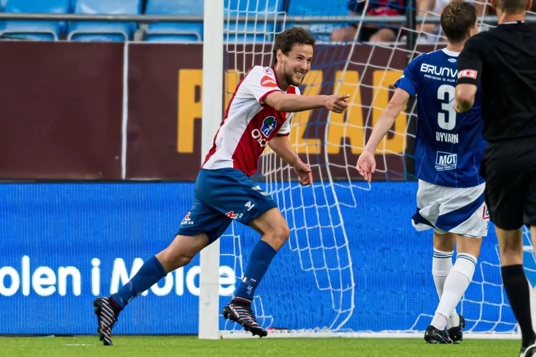 BB体育网址包含赛地聚焦——德国杯赛后热度飙升，密尔沃基雄鹿迎来里程碑，球迷炸锅，身体对抗强度拉满的词条